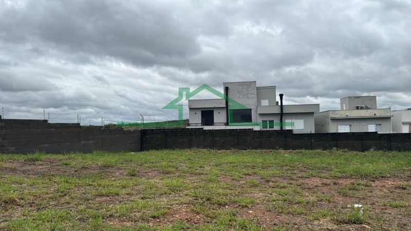 Terrenos e Chácaras-CONDOMÍNIO RESIDENCIAL CANADÁ-foto265745