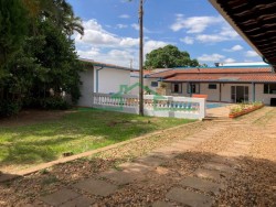 Casas-CONDOMÍNIO QUINTA SANTA HELENA-foto269289